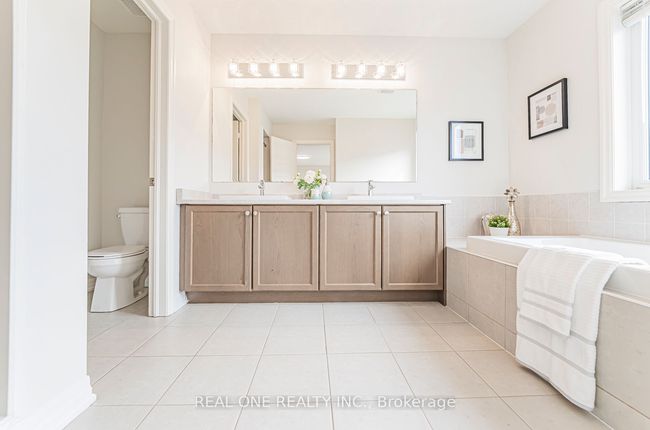 71 Tango Cres, House other with 4 bedrooms, 4 bathrooms and 2 parking in Newmarket ON | Image 32