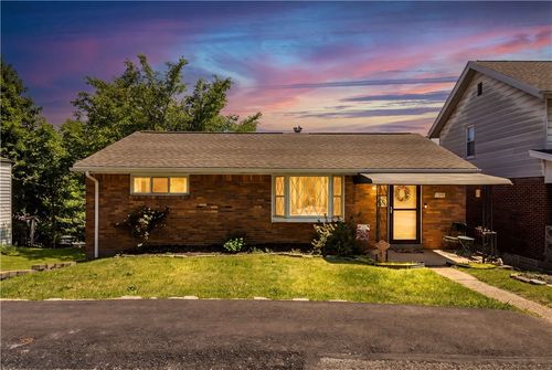 1315 Earlham St, Pittsburgh, PA, 15205-3517 | Card Image