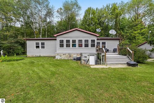 4812 Se County Line Road, Shepherd, MI, 48883 | Card Image