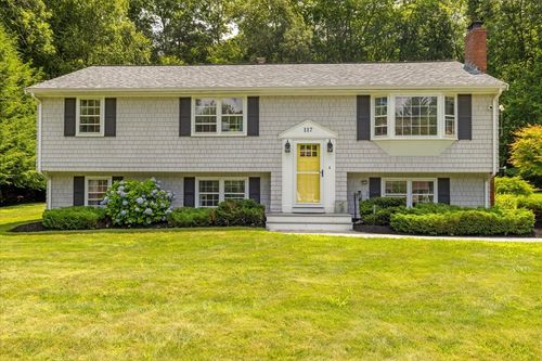 117 Old Pine Dr, Hanson, MA, 02341-1202 | Card Image
