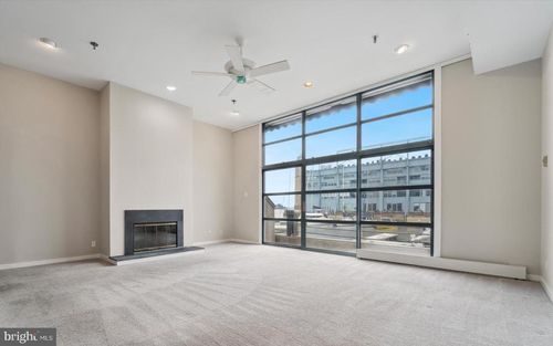 130-7 N Columbus Blvd, PHILADELPHIA, PA, 19106-1438 | Card Image