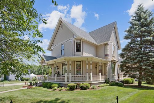 325 N State St, Marengo, IL, 60152-2221 | Card Image