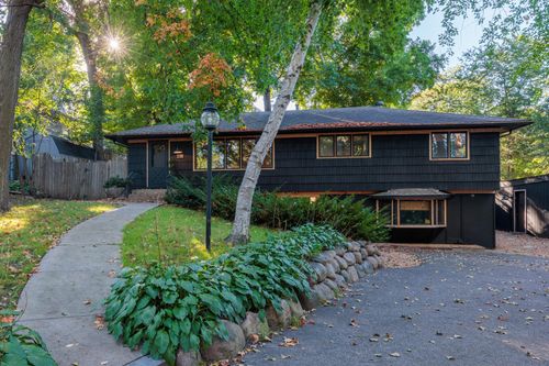 239 Byrondale Ave, Wayzata, MN, 55391-1137 | Card Image