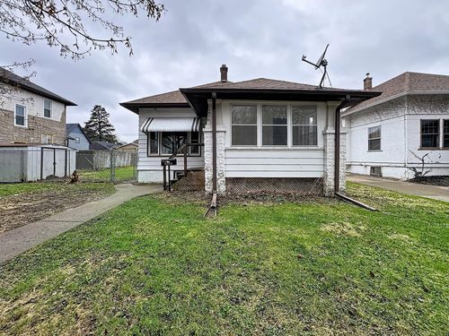 2416 Farnam St, Davenport, IA, 52803-2615 | Card Image