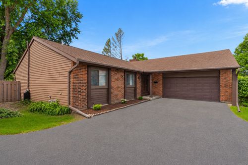 743 Parkview Ct, Roselle, IL, 60172-1467 | Card Image