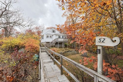 52 Harrison St, Medford, MA, 02155-1320 | Card Image