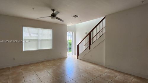unit-5-460 Ne 35th Ct, Oakland Park, FL, 33334-2168 | Card Image