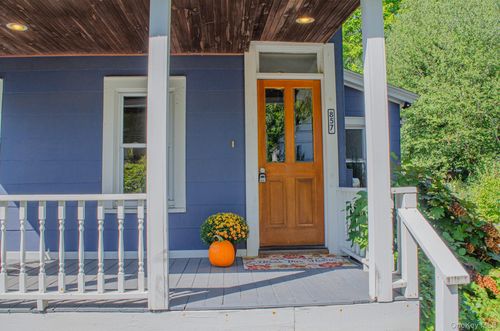 857 Route 32, Tillson, NY, 12486-1724 | Card Image