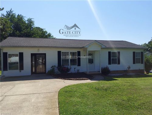 301 Cloverdale Dr, Archdale, NC, 27263-9501 | Card Image