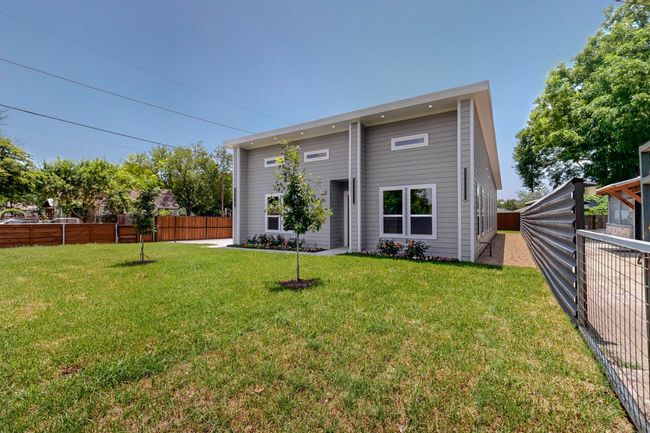 10916 Cade Rd, House other with 3 bedrooms, 3 bathrooms and null parking in Dallas TX | Image 7