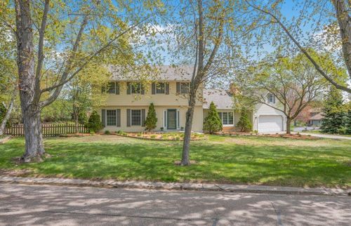 2805 Alvarado Ln N, Plymouth, MN, 55447-1542 | Card Image