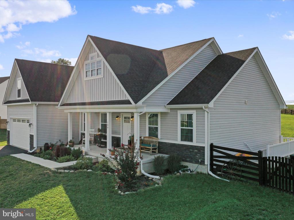 Naples Way, Charles Town, WV 25414