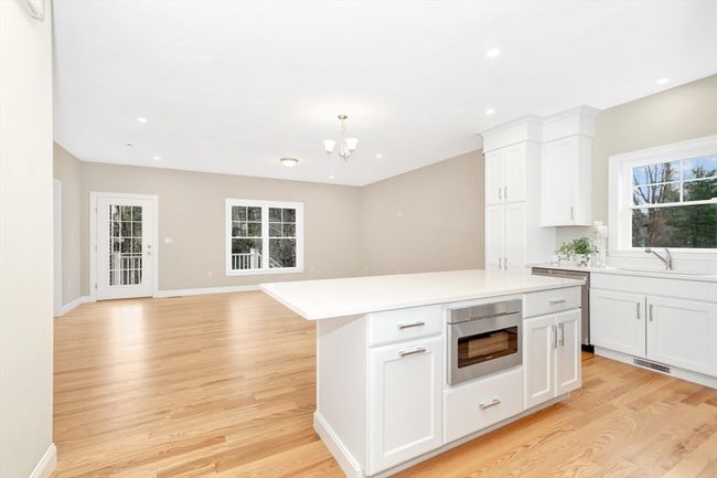 29 - 29 Willow Pond Cir, Condo with 2 bedrooms, 3 bathrooms and 2 parking in Medway MA | Image 7