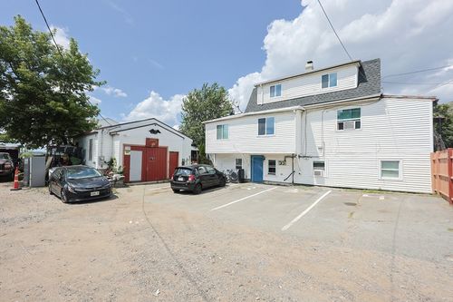 867 N Shore Rd, Revere, MA, 02151-1527 | Card Image