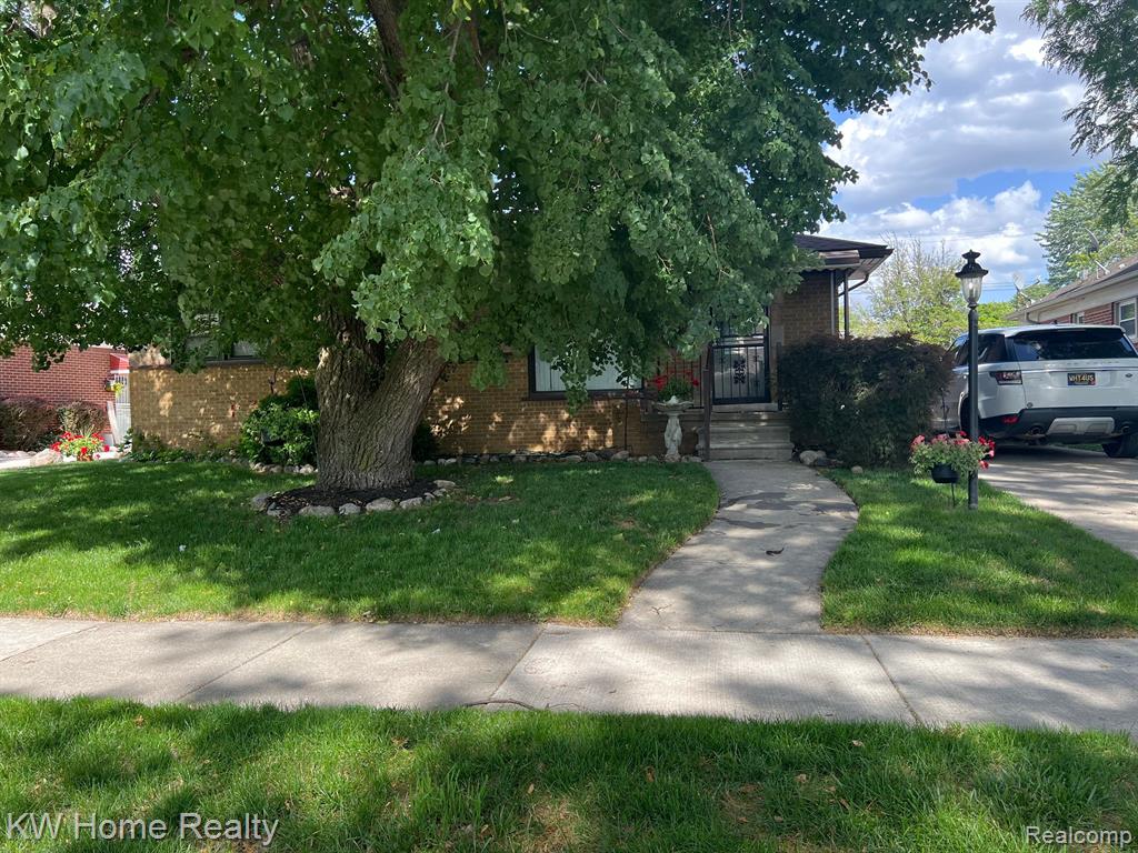 Westhampton St, Oak Park, MI 48237