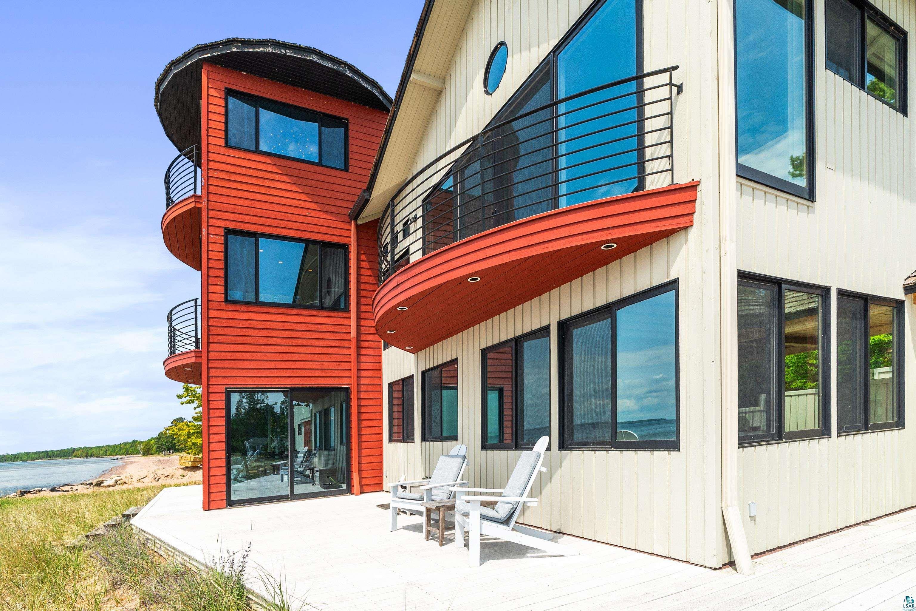 Residential in La Pointe 5