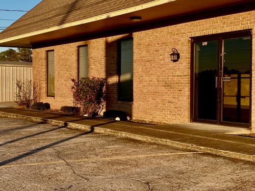 1523 Cliff Gookin Blvd., Tupelo, MS, 38801 | Card Image