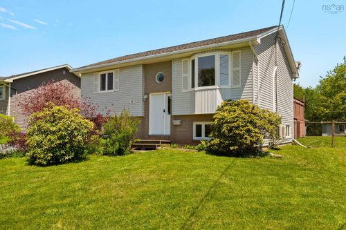 18 Old Lawrencetown Rd, Dartmouth, NS, B2W6H5 | Card Image