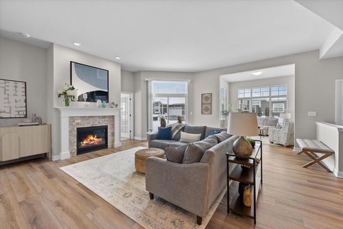 8-847 N Verona Circle, Grafton, WI, 53024 | Card Image