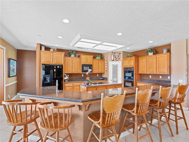8650 Verbena Rd, House other with 4 bedrooms, 4 bathrooms and 7 parking in Oak Hills CA | Image 31