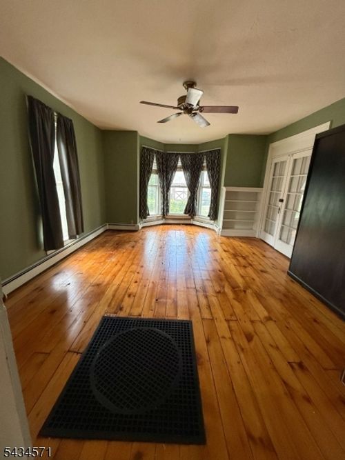 16 Carpenter St, Milford, NJ, 08848-1305 | Card Image