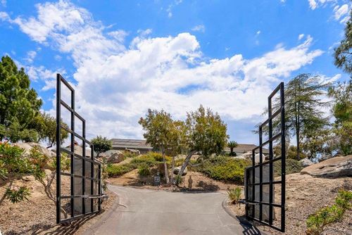 28455 Meadow Mesa Ln, Escondido, CA, 92026-6507 | Card Image