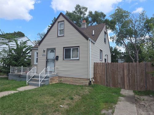 19700 Russell St, Detroit, MI, 48203-4715 | Card Image