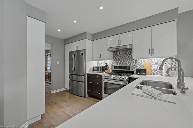32 Westminster Cres, Townhouse with 2 bedrooms, 4 bathrooms and 4 parking in Fergus ON | Image 13
