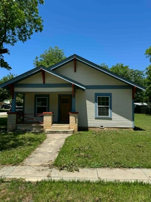 230 W Live Oak St, Dublin, TX, 76446-1820 | Card Image