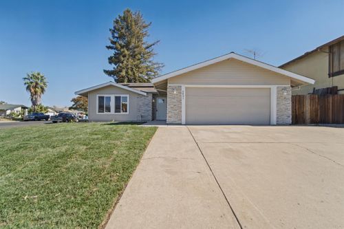 2431 Chele Ave, Marysville, CA, 95901-3530 | Card Image