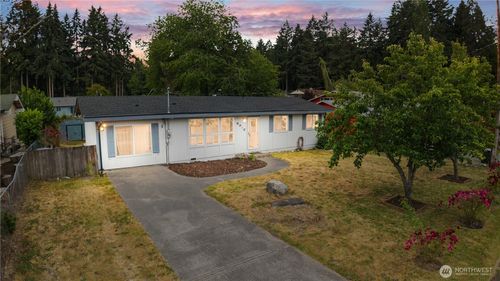 2312 Oak Dr, Steilacoom, WA, 98388-4114 | Card Image