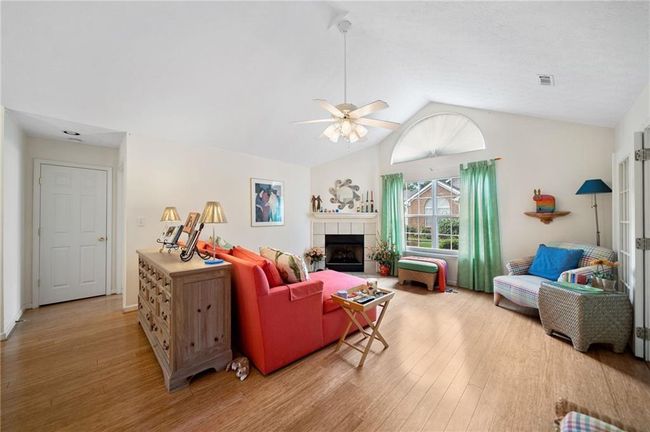 4512 Orchard Trce, Condo with 3 bedrooms, 2 bathrooms and null parking in Roswell GA | Image 4
