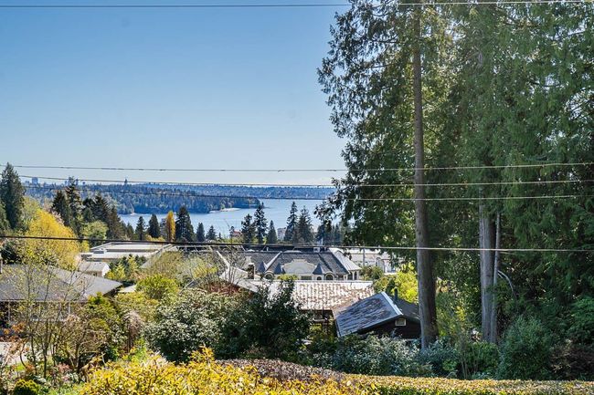 1741 Ottawa Avenue, House other with 5 bedrooms, 4 bathrooms and 5 parking in West Vancouver BC | Image 14
