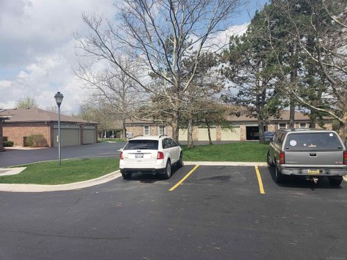 49534 Roxbury Ct, Shelby Township, MI, 48315-3850 | Card Image