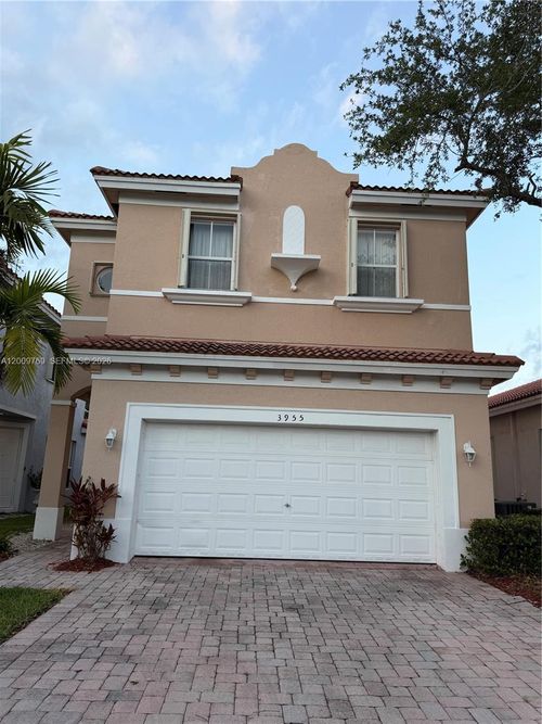3955 Ne 13th Dr, Homestead, FL, 33033-5932 | Card Image