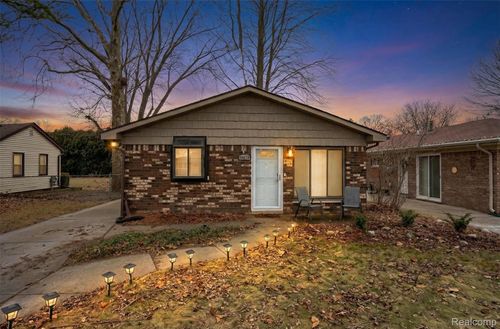 39435 Prentiss St, Harrison Township, MI, 48045-1779 | Card Image