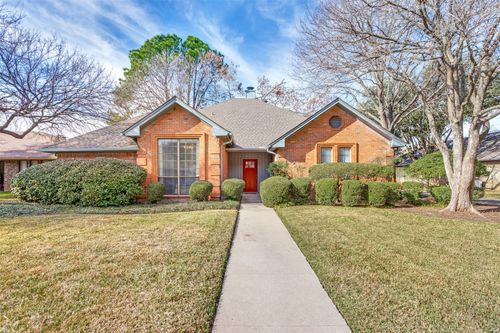 4710 Michelle Dr, Arlington, TX, 76016-5339 | Card Image