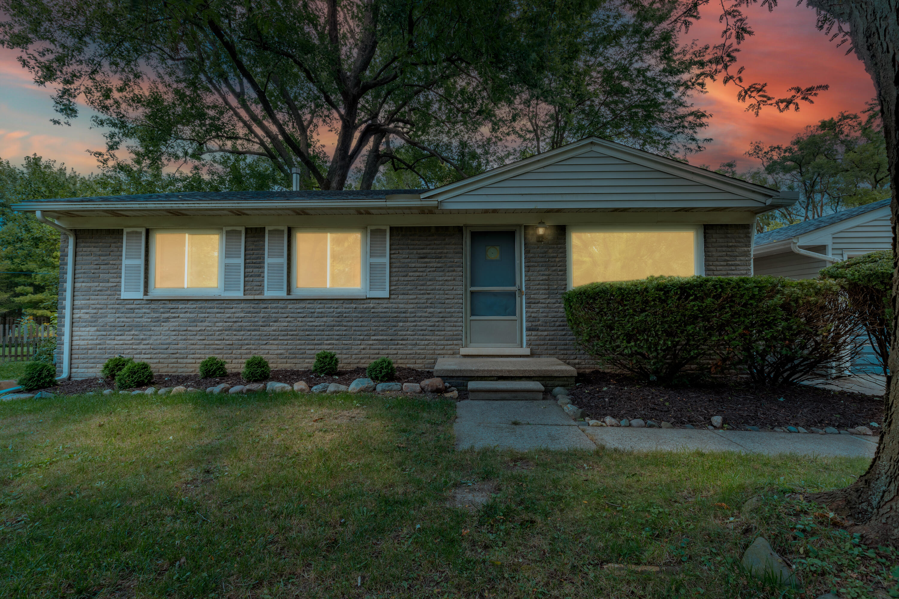 Baylis Dr, Ann Arbor, MI 48108