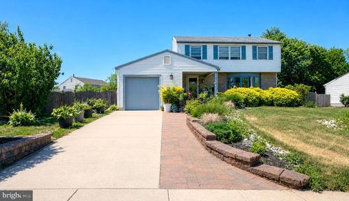 24 Castor Ct, TURNERSVILLE, NJ, 08012-2445 | Card Image