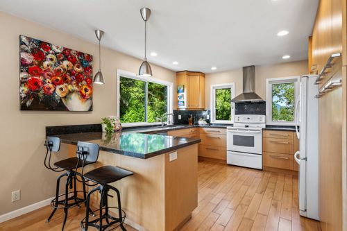 935 Stardale Ave, Coquitlam, BC, V3J4W1 | Card Image