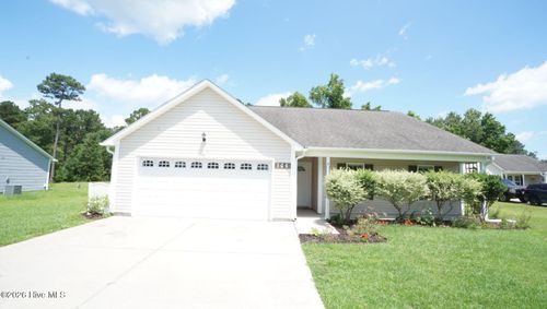 106 Farmgate Dr, Richlands, NC, 28574-8429 | Card Image