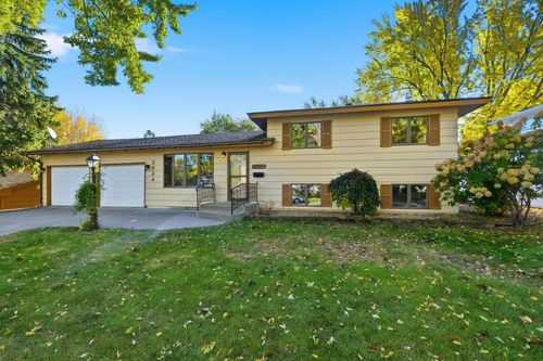 3824 Gettysburg Ave N, New Hope, MN, 55427-1607 | Card Image