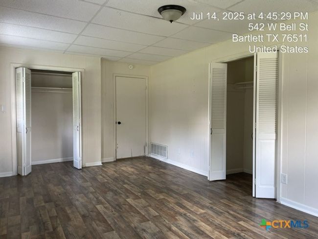 Master Bedroom | Image 10