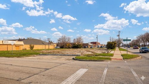 525 S Addison Rd, Addison, IL, 60101-4649 | Card Image