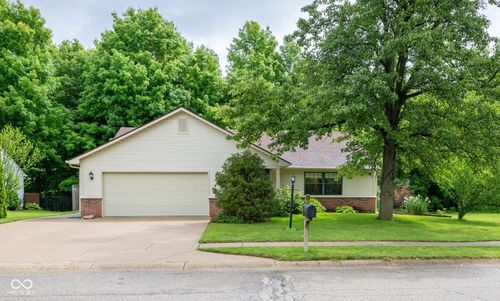 8031 Cherrybark Dr, Indianapolis, IN, 46236-8344 | Card Image