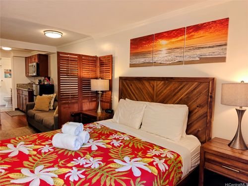 405-2425 Kuhio Ave, Honolulu, HI, 96815-3301 | Card Image