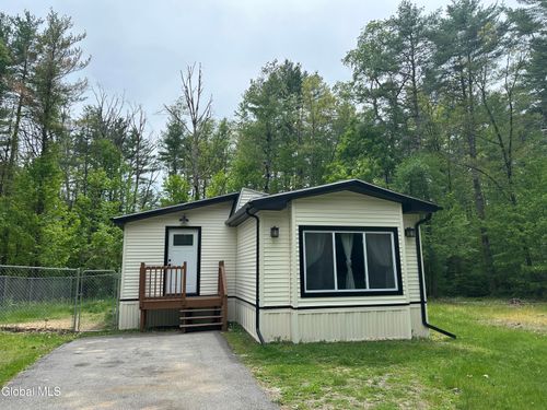 1073 Middleline Rd, Ballston Spa, NY, 12020-2962 | Card Image