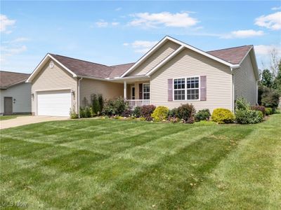 1046 Yorkshire Drive, House other with 3 bedrooms, 2 bathrooms and null parking in Ravenna OH | Image 2