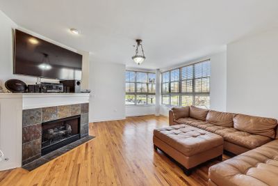 45 E 23 Rd Street, Townhouse with 3 bedrooms, 2 bathrooms and 2 parking in Chicago IL | Image 2