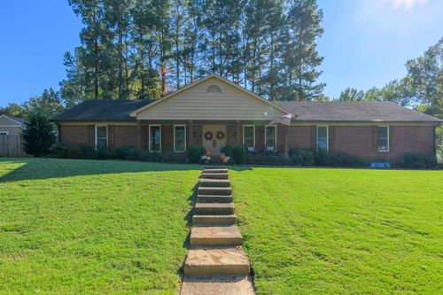 215 W Lawnwood Dr, Collierville, TN, 38017-1836 | Card Image